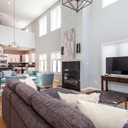 הוילה Eclectic Stylish And Cozy Milwaukee Unit מראה חיצוני תמונה