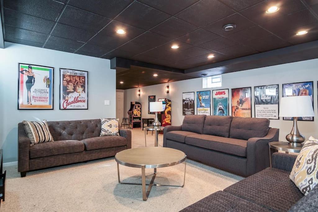 הוילה Eclectic Stylish And Cozy Milwaukee Unit מראה חיצוני תמונה