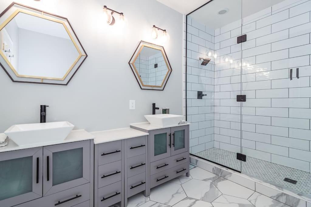 הוילה Eclectic Stylish And Cozy Milwaukee Unit מראה חיצוני תמונה