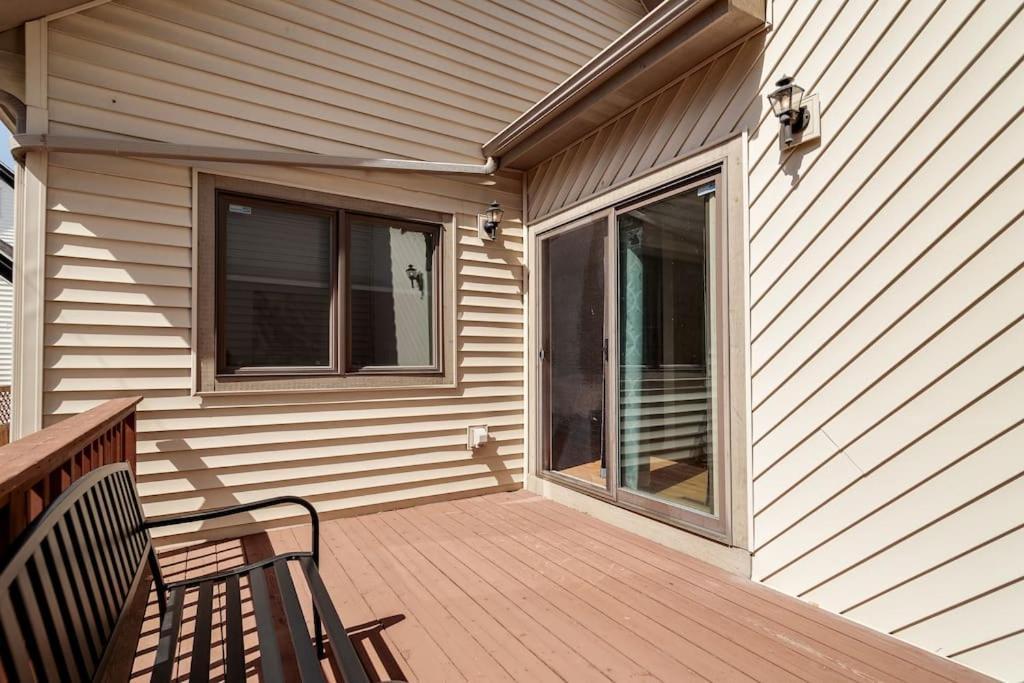 הוילה Eclectic Stylish And Cozy Milwaukee Unit מראה חיצוני תמונה